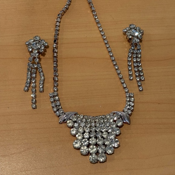 Elegant Silver Jewelry Set 2 pieces - Picture 3 of 7